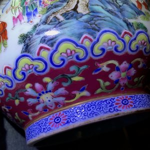 Een keizerlijke Chinese famille rose 'drakenboot festival' vaas, Jiaqing merk en periode — foto 33
