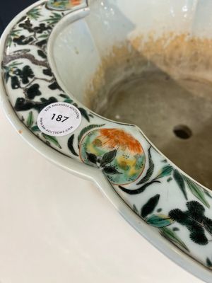 Een keizerlijke Chinese famille verte jardinière, Kangxi merk en periode — foto 6