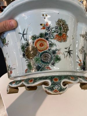 Een keizerlijke Chinese famille verte jardinière, Kangxi merk en periode — foto 9