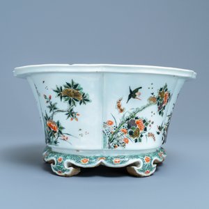 Een keizerlijke Chinese famille verte jardinière, Kangxi merk en periode — foto 19