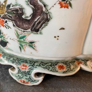Een keizerlijke Chinese famille verte jardinière, Kangxi merk en periode — foto 58