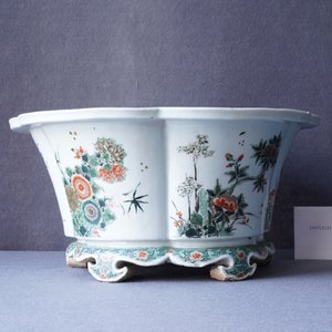 Een keizerlijke Chinese famille verte jardinière, Kangxi merk en periode — foto 77