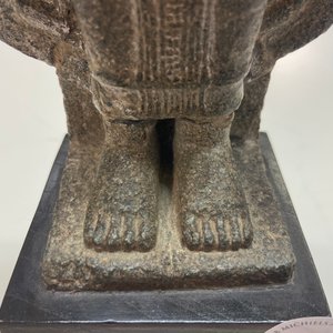 Een Khmer zandstenenen figuur van Boeddha, Thailand, Lopburi periode, 12/14e eeuw — foto 27