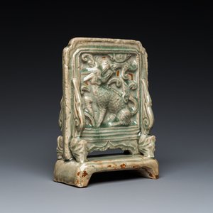 Een klein Chinees Longquan celadon tafelscherm, Ming — foto 1