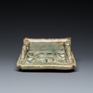 Een klein Chinees Longquan celadon tafelscherm, Ming — foto 6