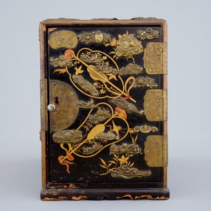 Een klein ladenkastje in Japanse lak, Meiji periode, 19e eeuw — foto 3