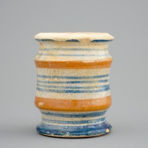 Een kleine albarello in Antwerpse majolica, ca. 1580 — foto 5