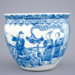 Een kleine blauw-witte Chinese viskom, 19/20e eeuw — foto 2