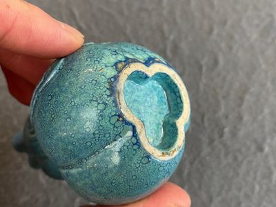 Een kleine Chinese drienekkige kalebasvaas met robin's egg glazuur, 19/20e eeuw — foto 6