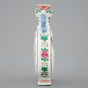 Een kleine Chinese famille rose moonflask, vroeg 19e eeuw — foto 4