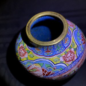 Een kleine Chinese Peking email dekselvaas, Qianlong merk en mogelijk periode — foto 23