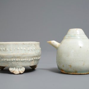 Een kleine Chinese qingbai wierookbrander en een waterdruppelaar, Song of Yuan — foto 3
