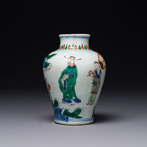 Een kleine Chinese wucai pot met figuren in een landschap, Transitie periode — foto 1