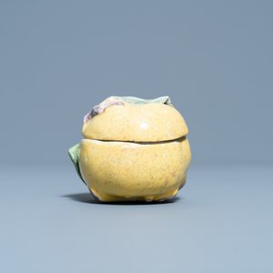 Een kleine polychrome Franse faience appelvormige terrine, 18e eeuw — foto 4
