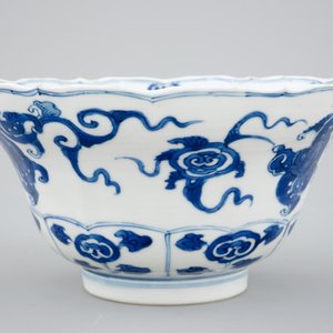 Een kom en een bord in blauw-wit Chinees porselein, Kangxi — foto 6