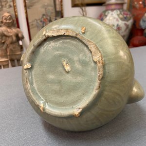 Een Koreaanse ingelegde celadon steengoed schenkkan, wellicht Goryeo, 13/14e eeuw — foto 10