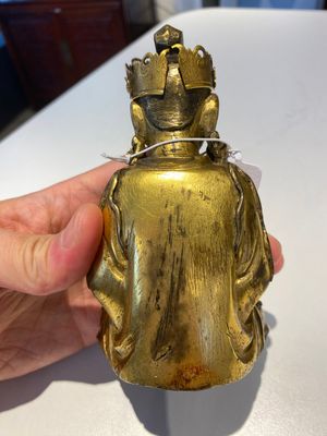 Een Koreaanse vergulde bronzen sculptuur van Guanyin, 17e eeuw — foto 4