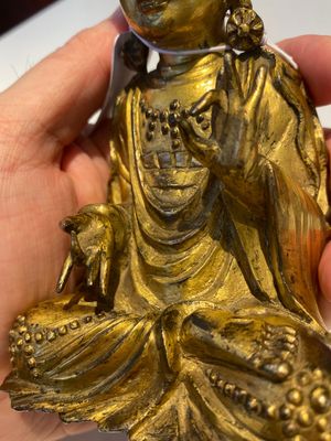 Een Koreaanse vergulde bronzen sculptuur van Guanyin, 17e eeuw — foto 9