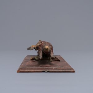Een koud beschilderde bronzen deurklopper in de vorm van een vos met prooi, Bergman, Wenen, eind 19e eeuw — foto 5