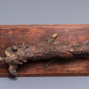 Een koud beschilderde bronzen deurklopper in de vorm van een vos met prooi, Bergman, Wenen, eind 19e eeuw — foto 6