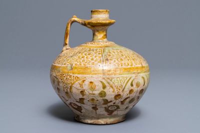 Een kruik met lusterglazuur in islamitisch aardewerk, Kashan, Iran, 13e eeuw