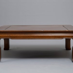 Een lage Chinese rechthoekige houten bijzettafel, Kang, 20e eeuw — foto 4