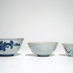Een lot Chinees blauwwit porselein, Ming — foto 3