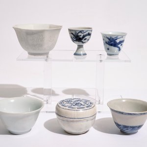 Een lot Chinees scheepswrakporselein uit de Hatcher Cargo en de Hoi An Hoard, Transitie periode en vroeger — foto 1