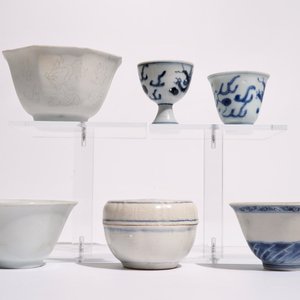Een lot Chinees scheepswrakporselein uit de Hatcher Cargo en de Hoi An Hoard, Transitie periode en vroeger — foto 3