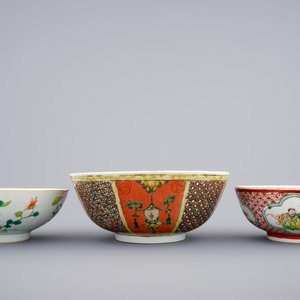 Een lot van 10 diverse Chinese famille rose en Bencharong kommen, 19/20e eeuw — foto 5