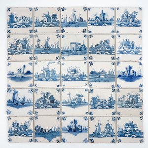 Een lot van 25 antieke blauw-witte Delftse landschaps tegels, 18e eeuw — foto 1
