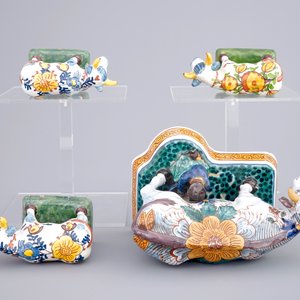 Een lot van 4 polychrome Delftse koeien, 19e eeuw — foto 7