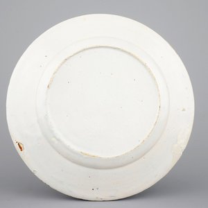 Een lot van 5 borden in Delfts aardewerk, 18e eeuw — foto 11
