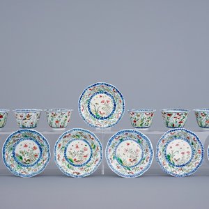 Een lot van 6 Chinese famille verte koppen en 7 schotels met decor van hanen, Kangxi — foto 1