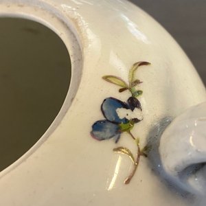 Een Meissen porseleinen theepot met floraal decor, Duitsland, 18e eeuw — foto 12