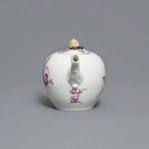 Een Meissen porseleinen theepot met floraal decor, Duitsland, 18e eeuw — foto 3