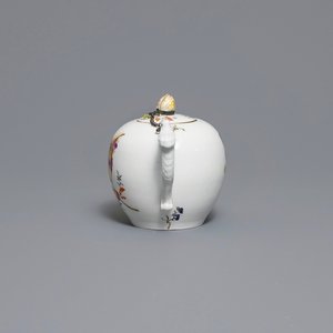 Een Meissen porseleinen theepot met floraal decor, Duitsland, 18e eeuw — foto 5