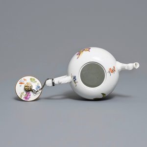 Een Meissen porseleinen theepot met floraal decor, Duitsland, 18e eeuw — foto 7