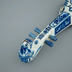 Een model van een pipa luit in blauw-wit Chinees porselein, 19e eeuw — foto 9