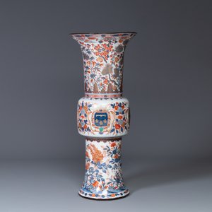 Een monumentale 'gu' vaas in Imari-stijl met het wapen van de hertog van Orléans, Samson, Frankrijk, 19e eeuw — foto 3
