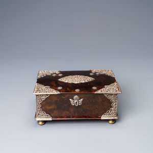 Een Nederlands koloniaal sirih kistje in schildpad met zilver bezet, ca. 1700 — foto 3