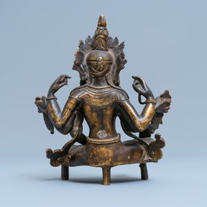 Een Nepalese massieve bronzen figuur van Vasudhara, 19e eeuw — foto 4