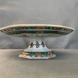 Een octagonale Chinese famille verte tazza, Kangxi — foto 18