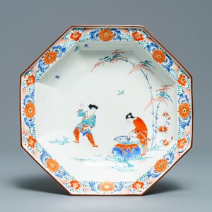 Een octagonale Japanse Kakiemon schotel met 'Shiba Onko' decor, Edo — foto 1