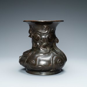 Een ongewone Chinese bronzen zoömorfe 'zun' vaas, Kangxi — foto 2