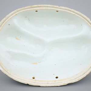 Een ongewoon okkernootvormig deksel of hangornament in blauw-wit Chinees porselein, 18e eeuw — foto 7