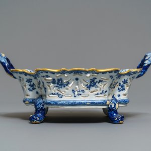 Een opengewerkte blauw-witte Delftse mand met zicht op een wijnbottelarij, 18e eeuw — foto 5