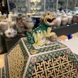 Een opengewerkte Chinese verte biscuit wierookbrander, 19e eeuw — foto 25