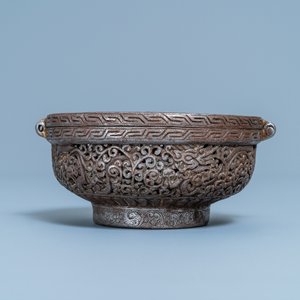 Een opengewerkte dekselkom in gepolijst staal met drakendecor, Tibet, 16/17e eeuw — foto 4