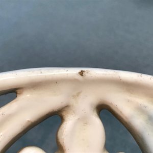 Een opengewerkte wit Delftse schotel, 17e eeuw — foto 5